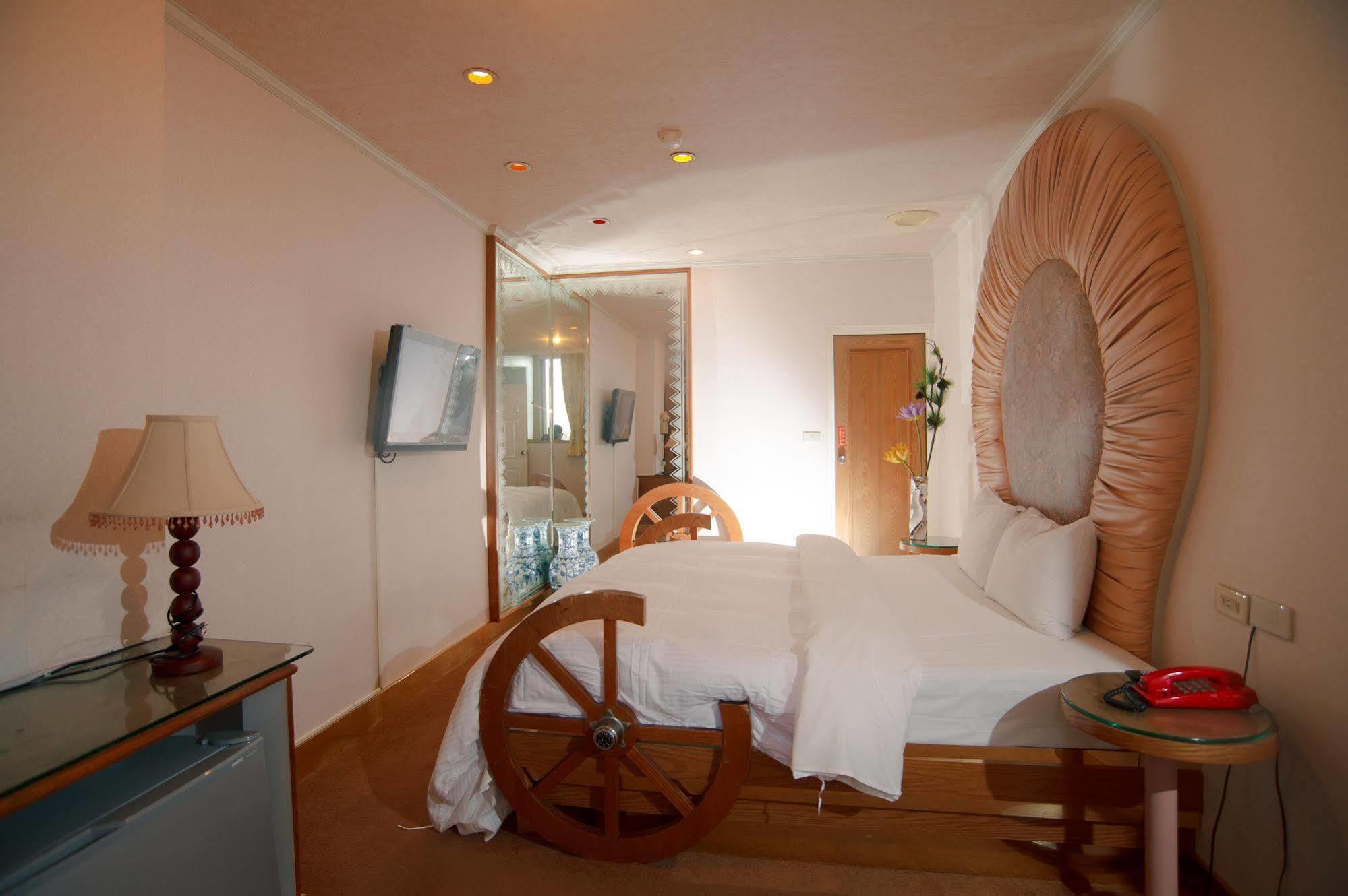 Day Chen Hotel Yilan Exterior foto